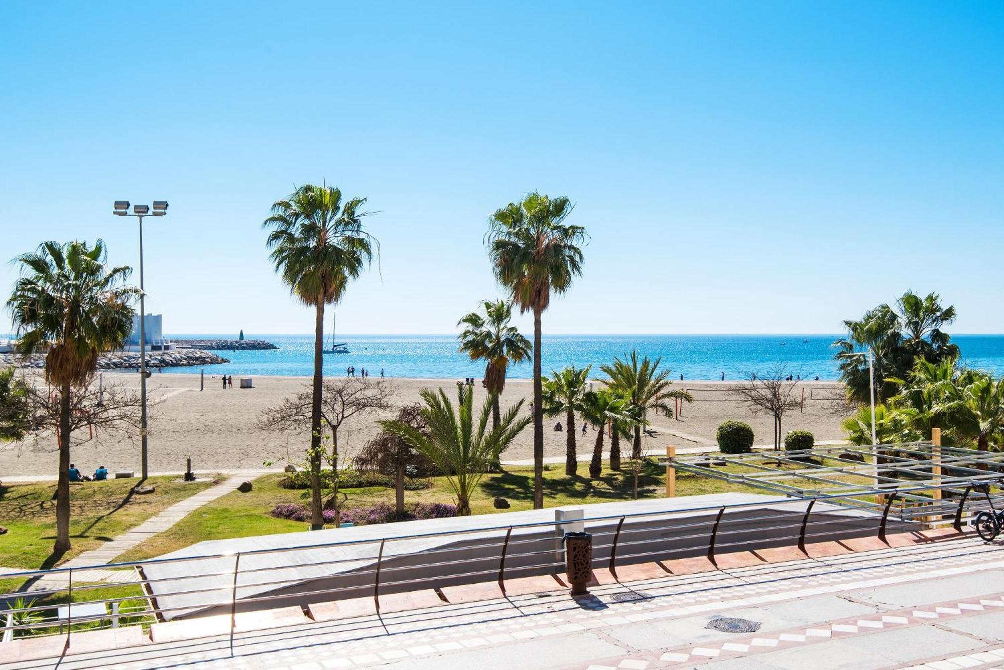 Beachfront Apartment Puerto Marina Benalmadena Exterior photo
